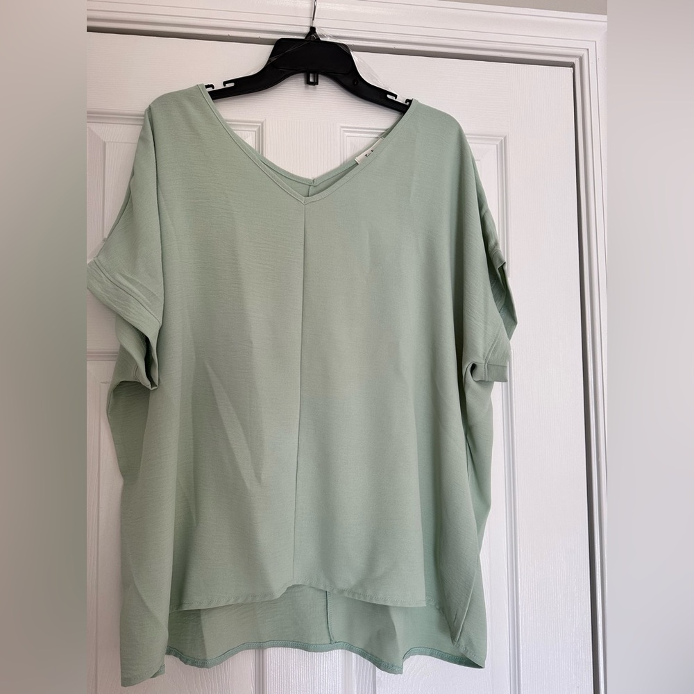Tres Bien X-Large t shirt mint